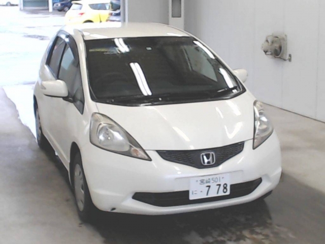 Used Honda FIT 2010 for sale.