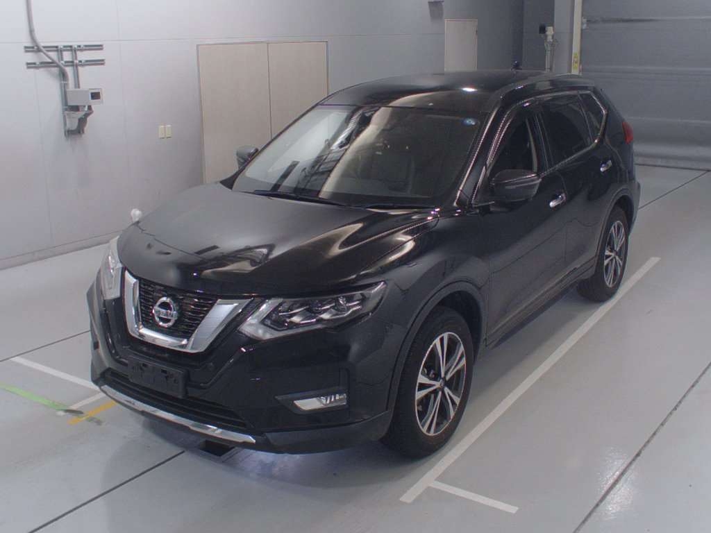 Used Nissan XTRAIL 2018 for sale.