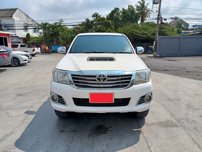 Used Toyota HILUX 2013 for sale.