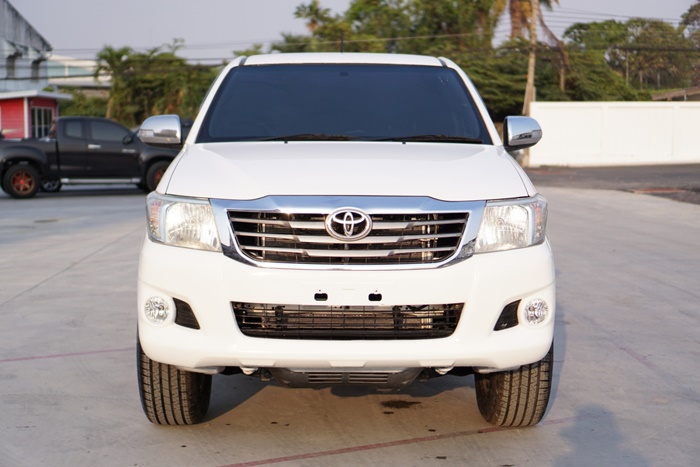 Used Toyota HILUX 2014 for sale.