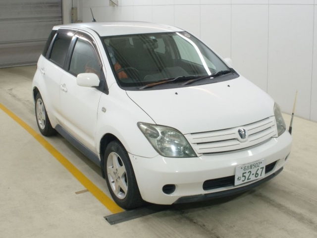 Used Toyota IST 2003 for sale.