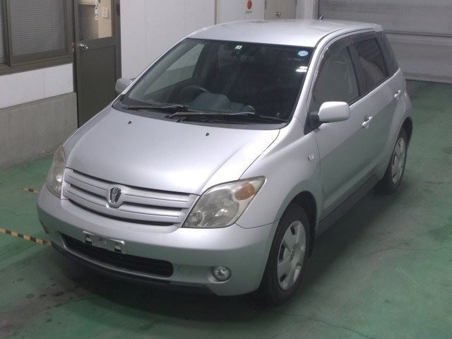 Used Toyota IST 2003 for sale.