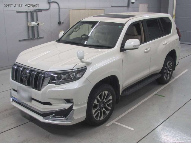 Used Toyota LAND CRUISER PRADO 2021 for sale.