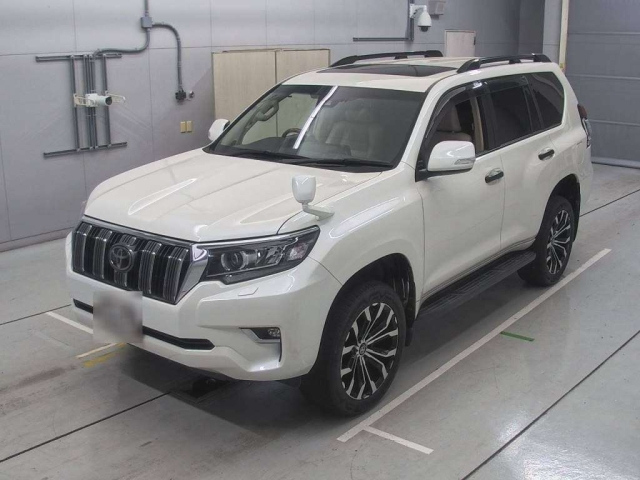 Used Toyota LAND CRUISER PRADO 2021 for sale.
