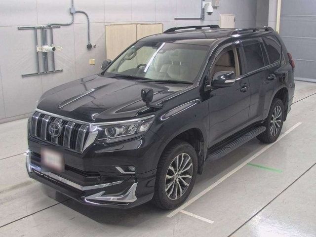 Used Toyota LAND CRUISER PRADO 2021 for sale.