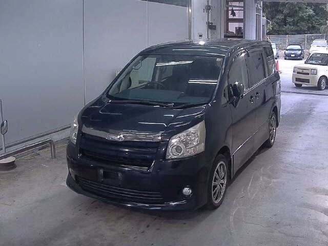 Used Toyota NOAH 2008 for sale.