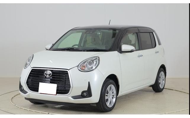 Used Toyota PASSO 2021 for sale.