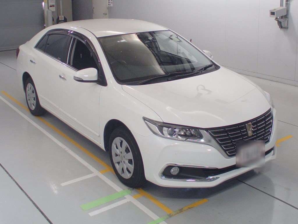 Used Toyota PREMIO 2018 for sale.