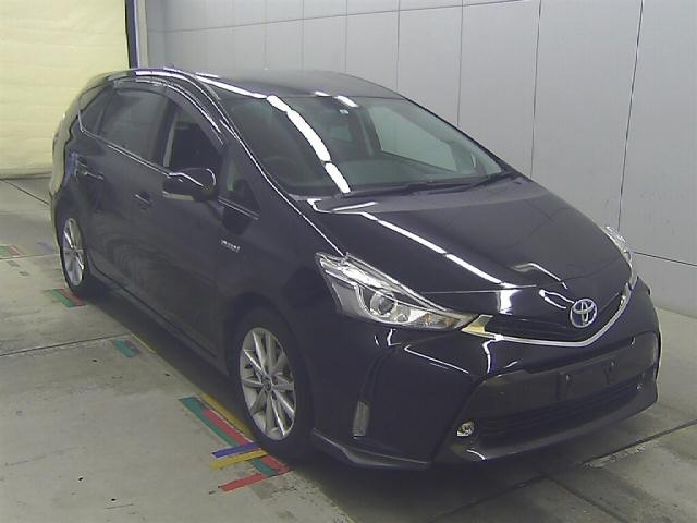 Used Toyota PRIUS ALPHA 2015 for sale.