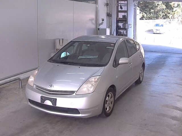 Used Toyota PRIUS 2004 for sale.