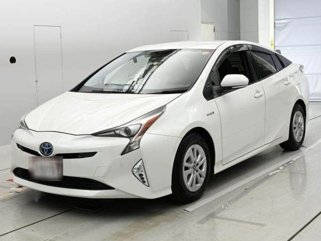 Used Toyota PRIUS 2018 for sale.