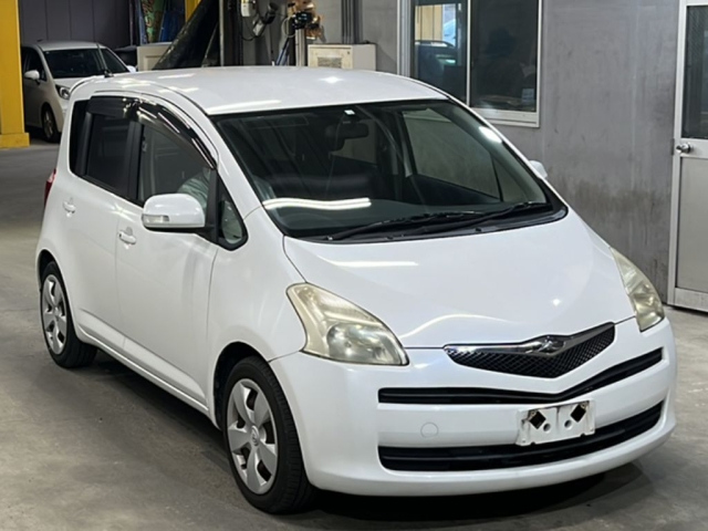 Used Toyota RACTIS 2005 for sale.