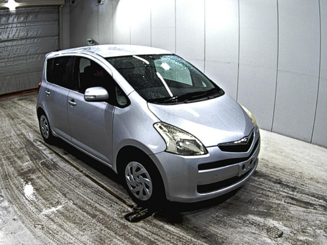 Used Toyota RACTIS 2005 for sale.
