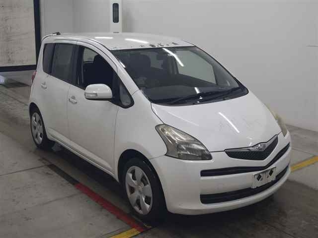 Used Toyota RACTIS 2006 for sale.