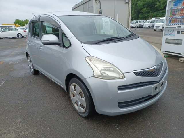 Used Toyota RACTIS 2006 for sale.