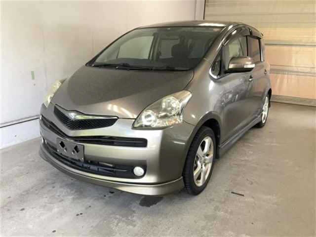 Used Toyota RACTIS 2009 for sale.