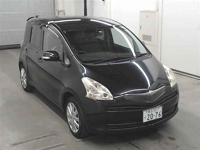 Used Toyota RACTIS 2009 for sale.