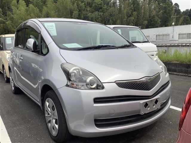 Used Toyota RACTIS 2009 for sale.