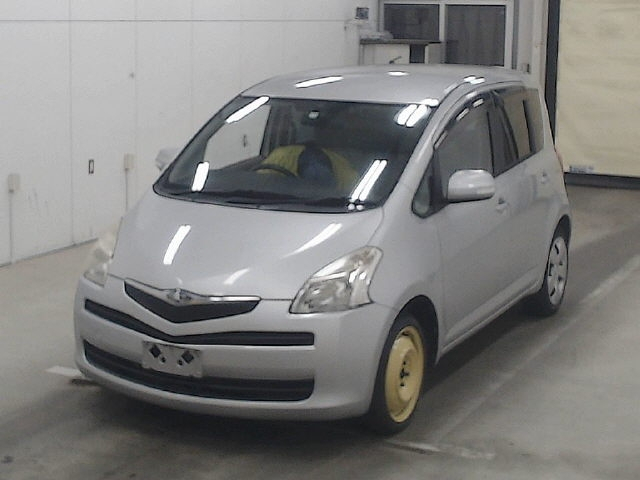 Used Toyota RACTIS 2006 for sale.