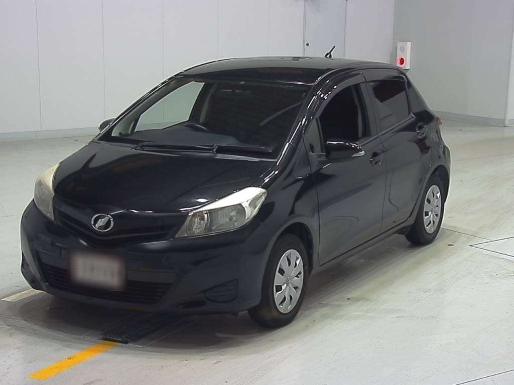 Used Toyota VITZ 2013 for sale.