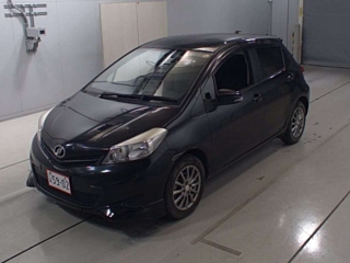 Used Toyota VITZ 2013 for sale.