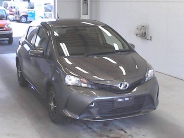 Used Toyota VITZ 2014 for sale.