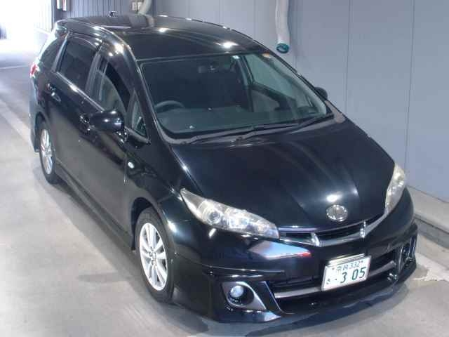 Used Toyota WISH 2010 for sale.