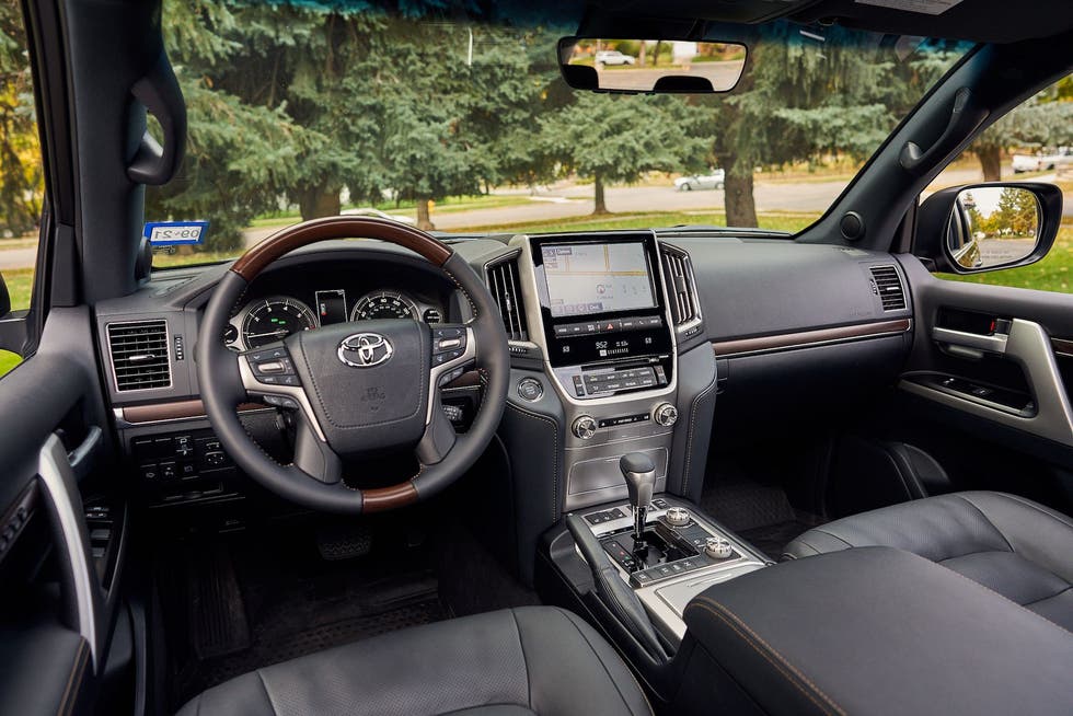 Toyota Land Cruiser Images - Interior & Exterior Photo Gallery - CarWale