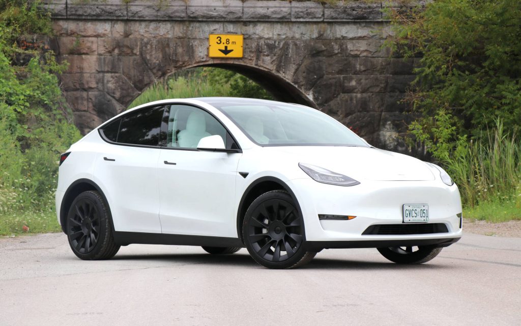 Tesla Model Y specfication and Price in Pakistan