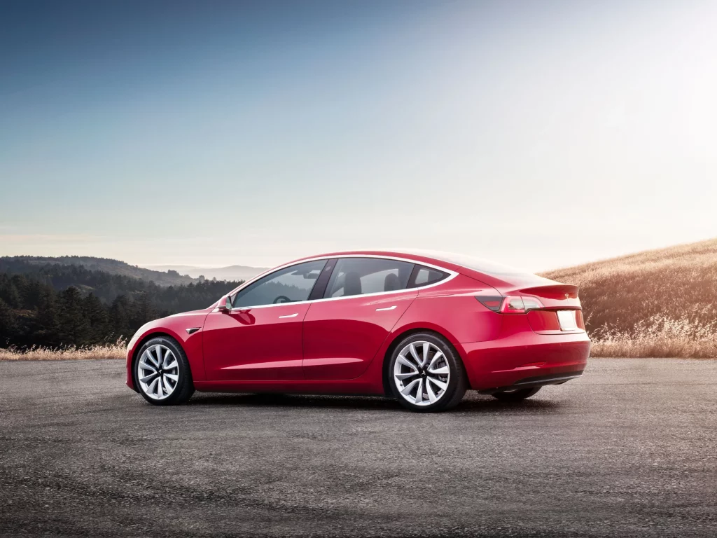 Tesla Model 3 specfication and Price in Pakistan